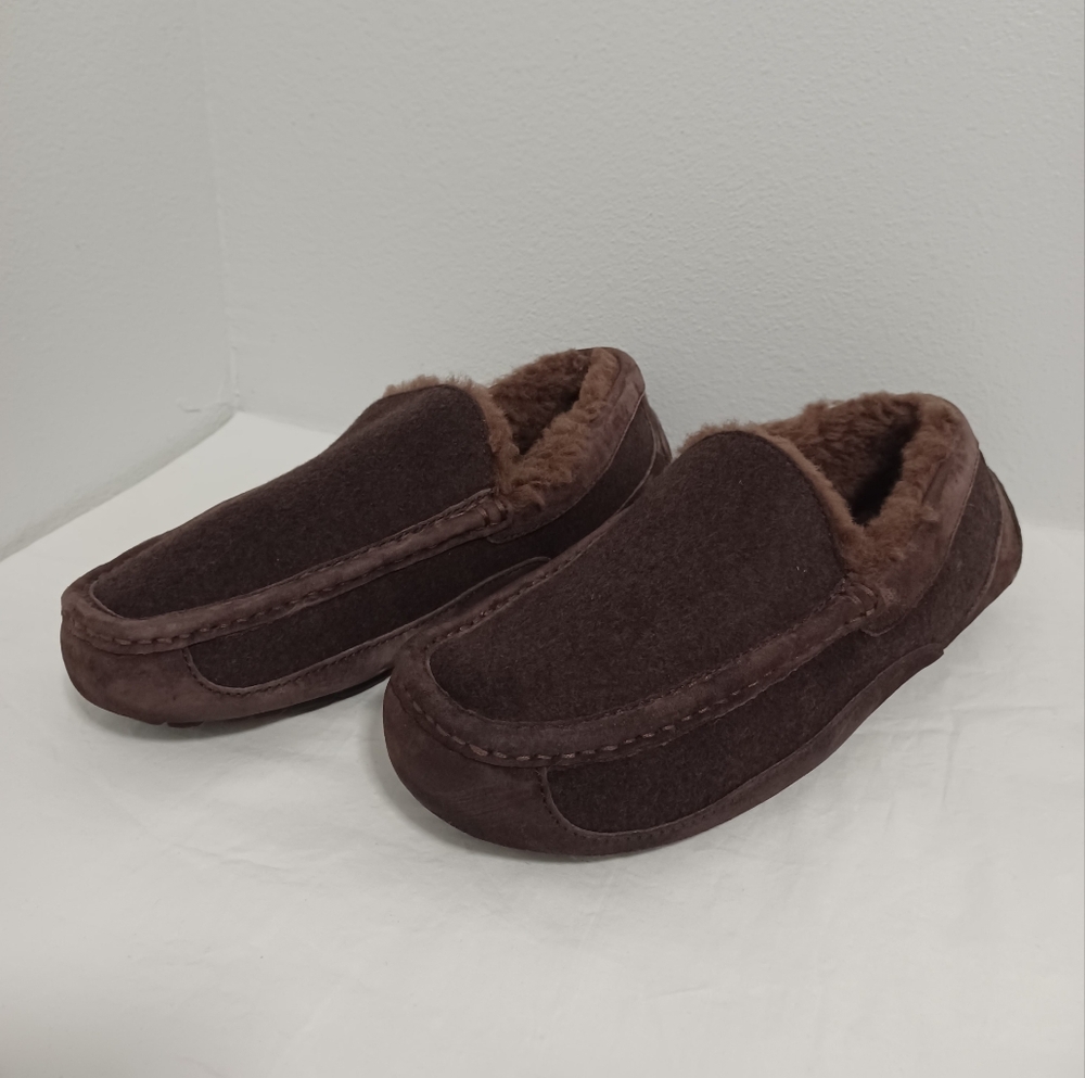 Ugg moccasin slippers Men's Brown suede leather loafers size 10